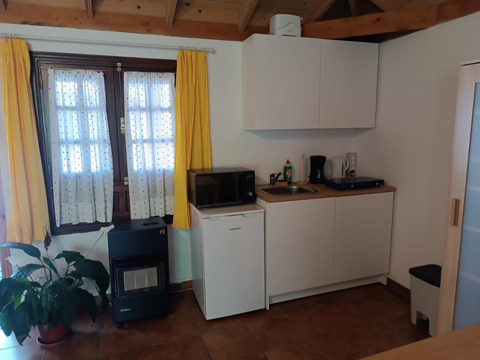 La Casita De La Vega Apartment อิคอดเดลอสวินอส ภายนอก รูปภาพ